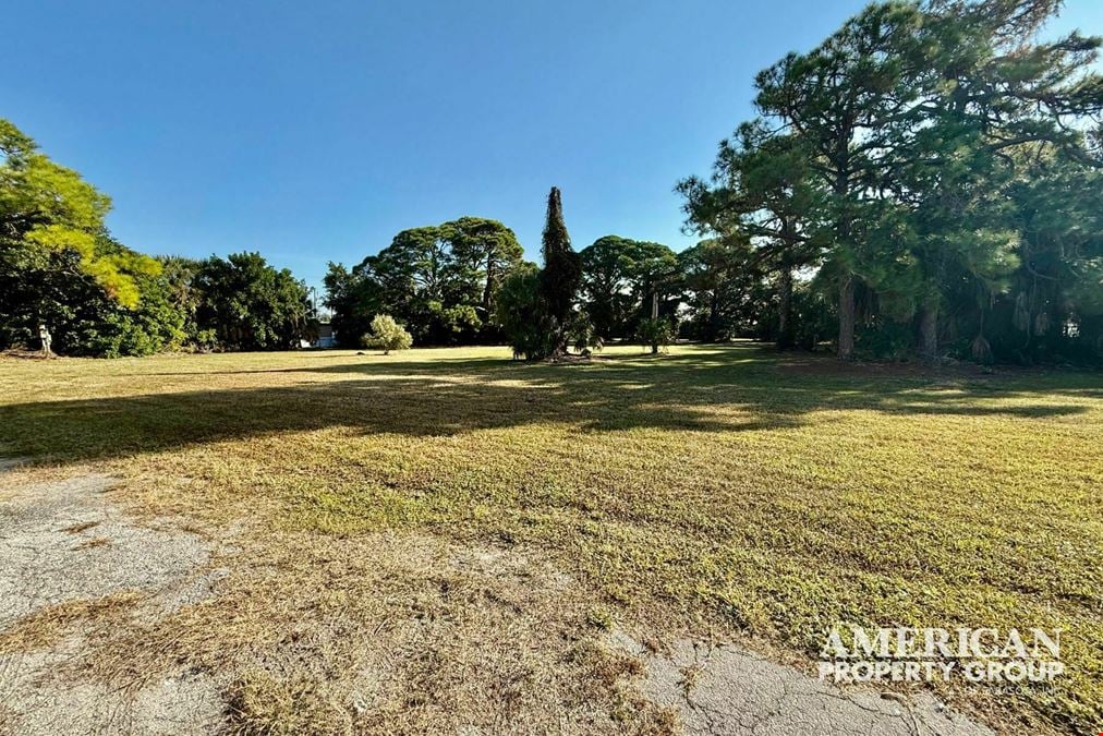 Prime Site with approx. 3 Acres w/ 45K Car Count