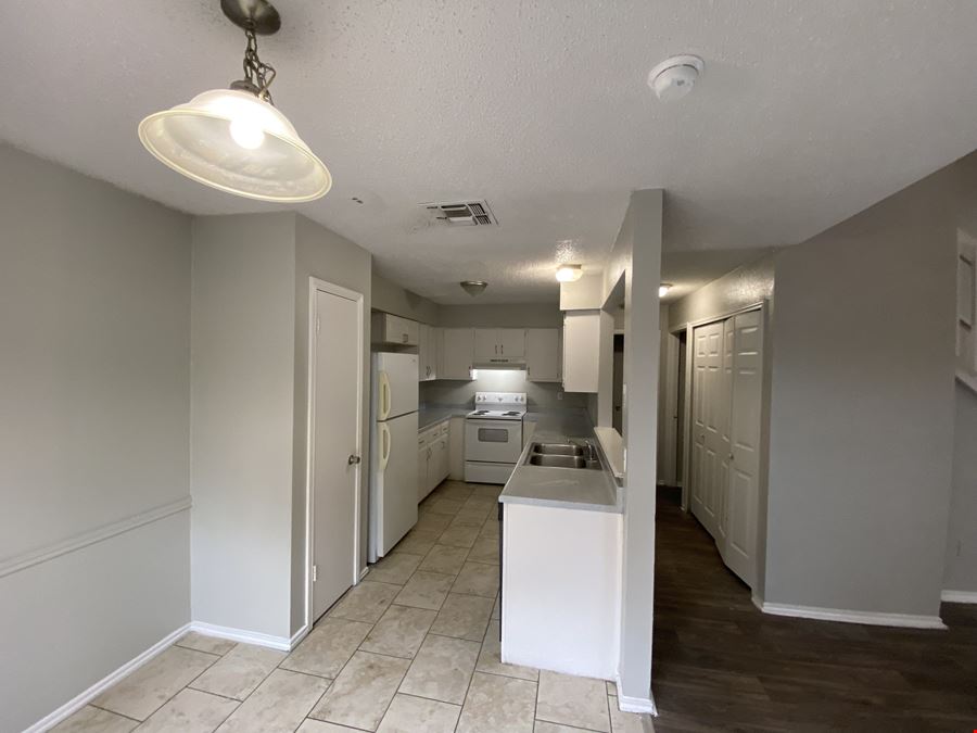 7518 Oak Chase
