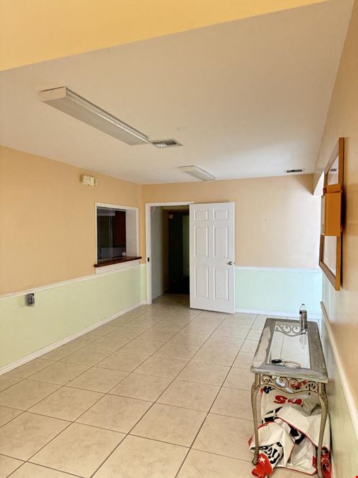 4,691 +/- SQFT FREESTANDING office space