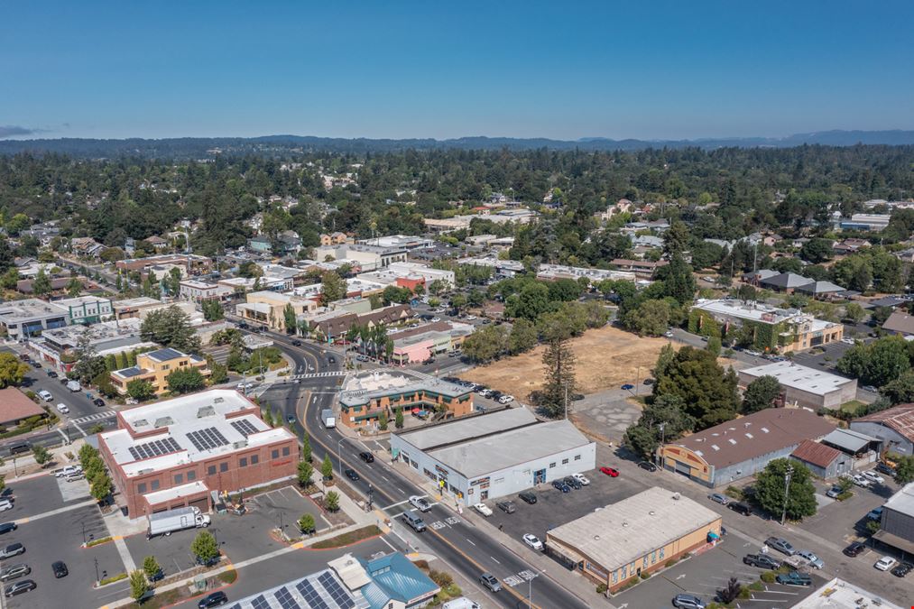 Retail Building in Downtown Sebastopol