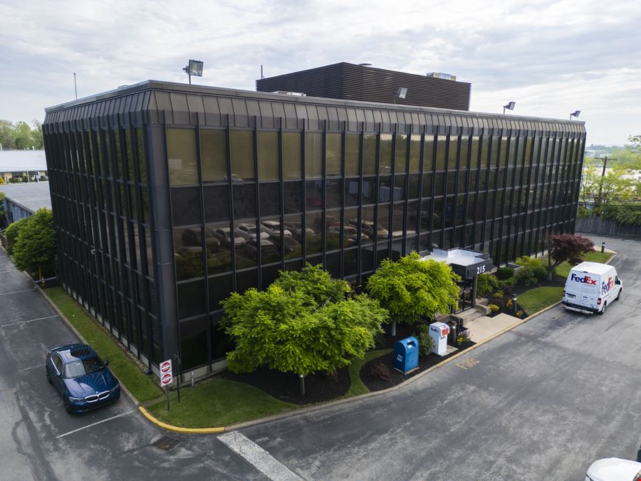 215 W Church Rd