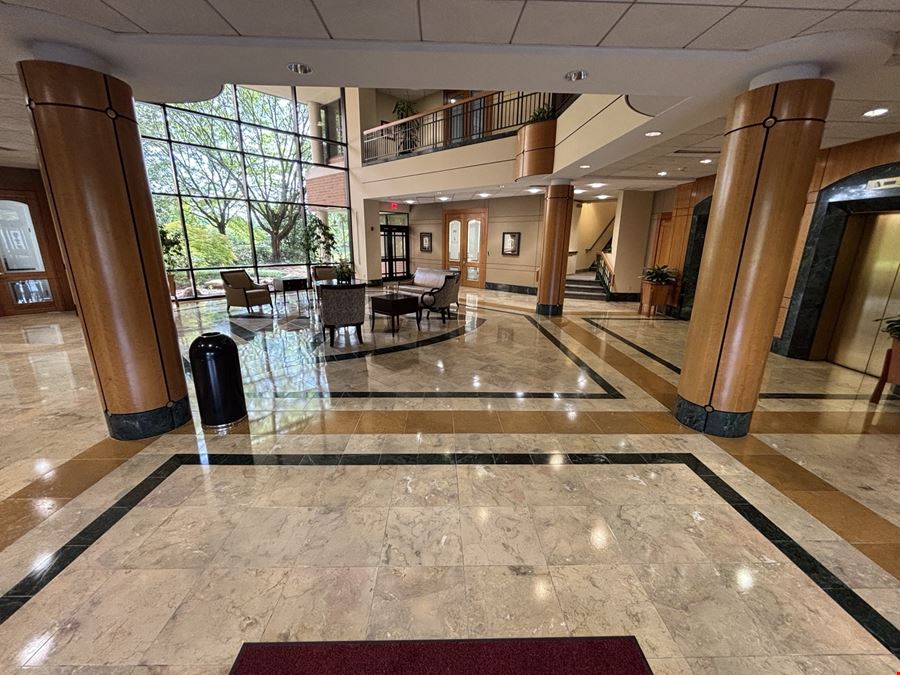 1525 Valley Center Pkwy