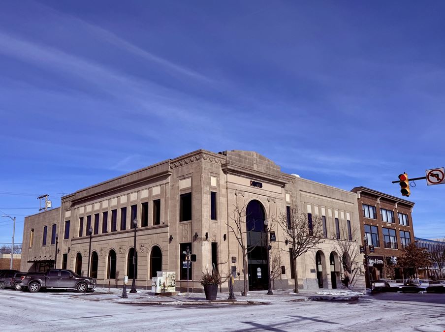 101 East Lincolnway
