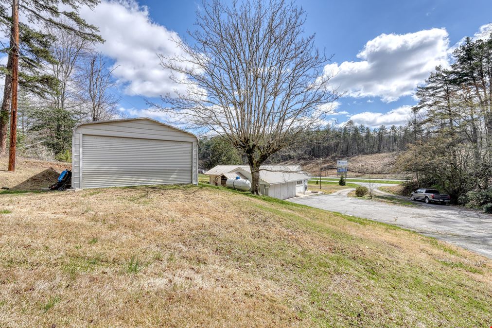 5380 W US Highway 64