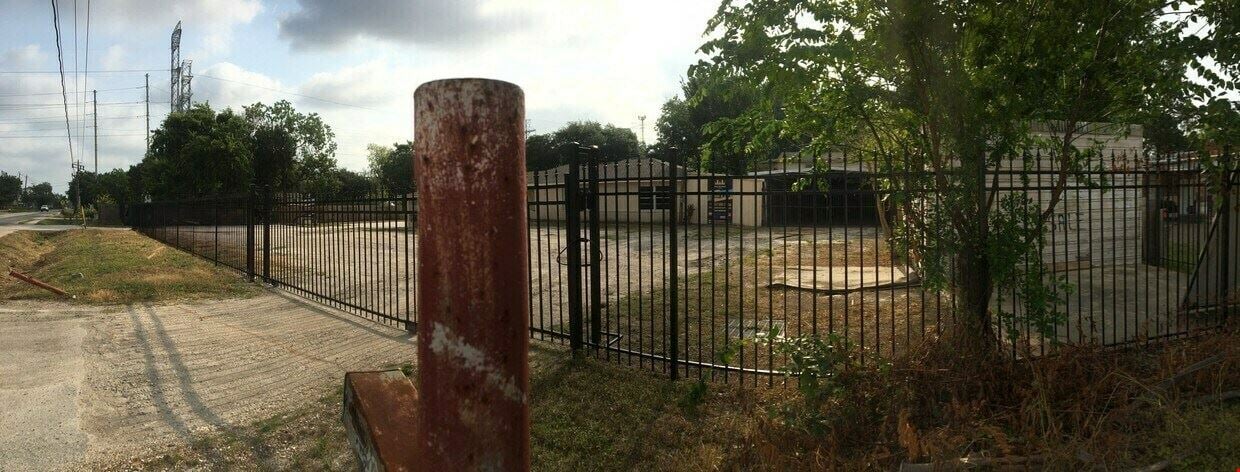 Prime Campbell Rd Corner – Versatile Use Opportunity in Spring Branch