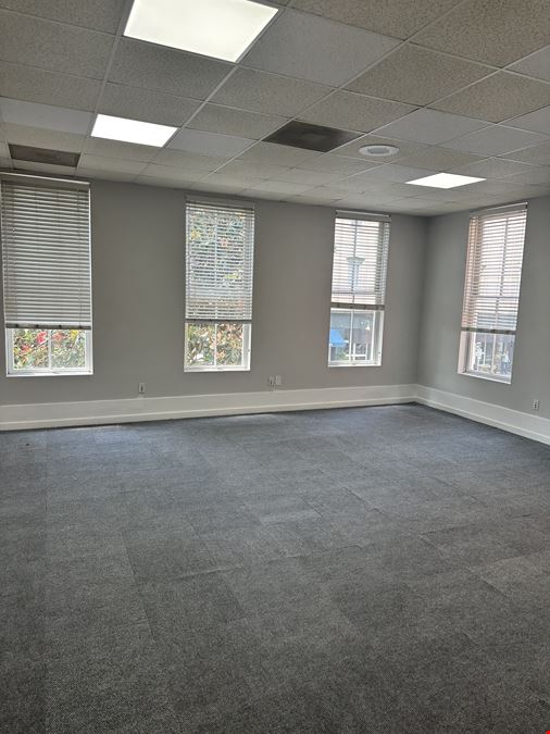 Highly Visible Commercial 2nd floor Office