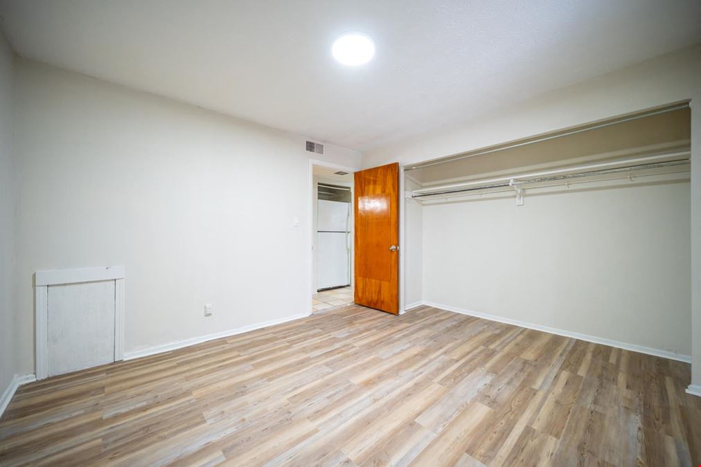 287 E 156th