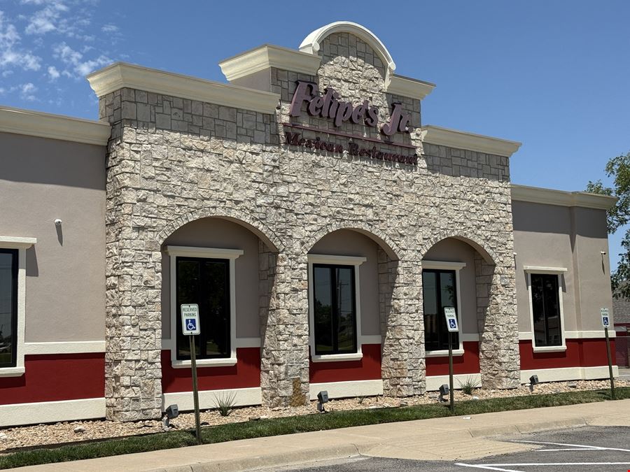 THRIVING RESTAURANT - DECADES OF SUCCESS