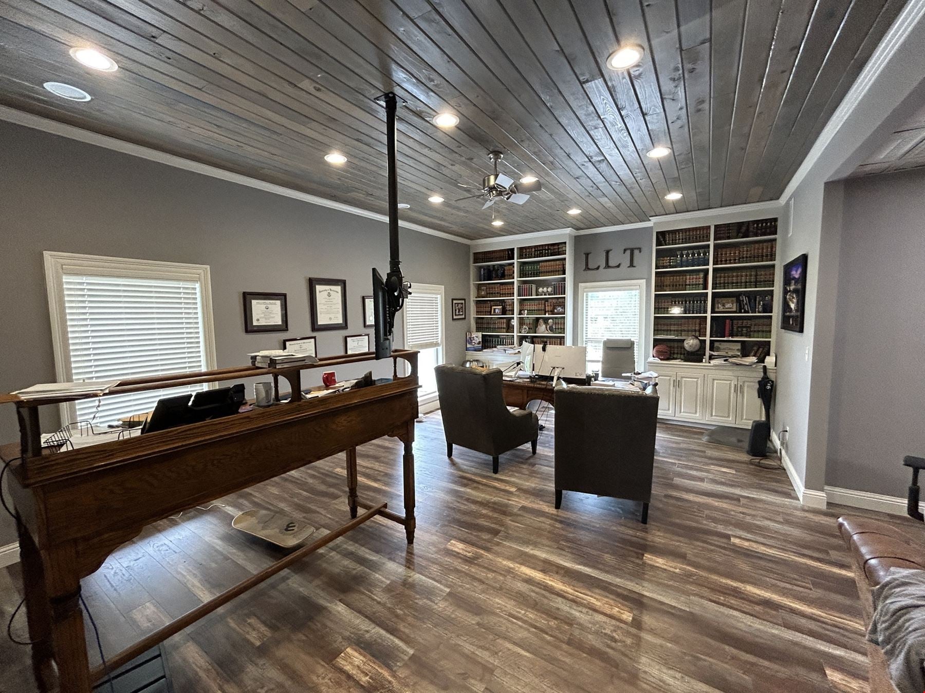 10 Lakeland Circle