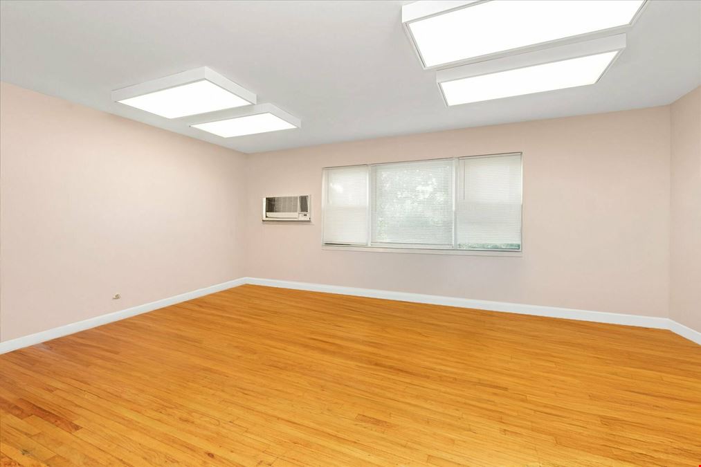 28-15 Bayside Lane