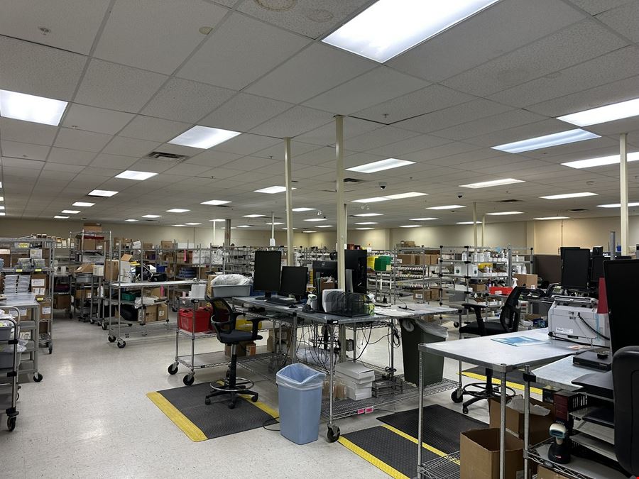 Lab or Light Assembly Space
