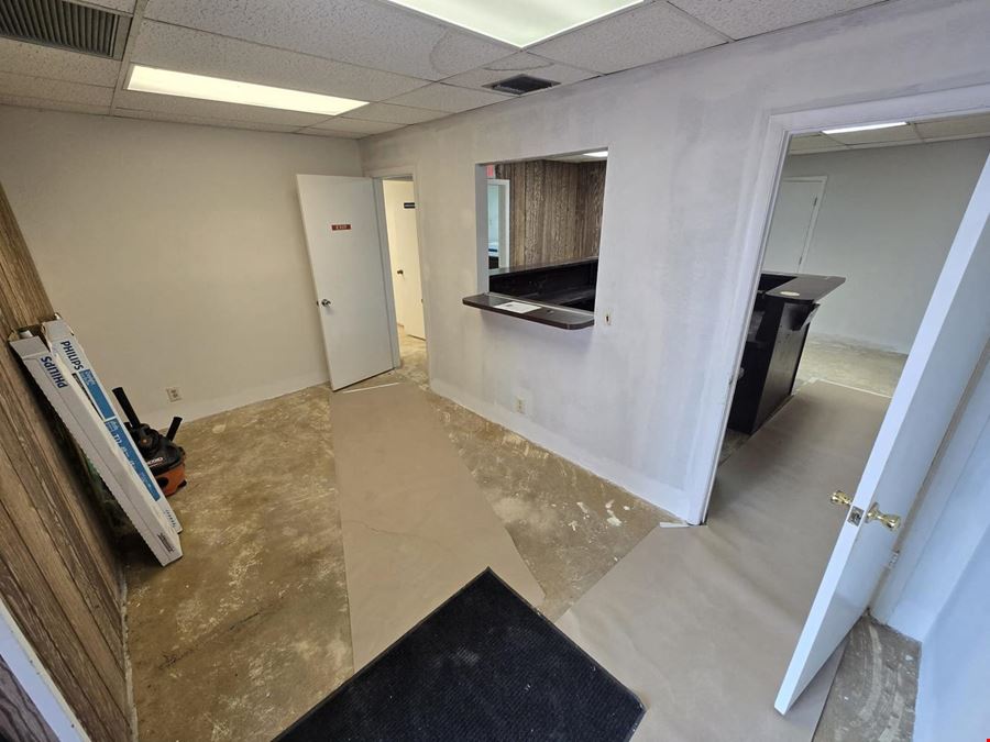 FOR LEASE: Professional office 1,100 SQFT