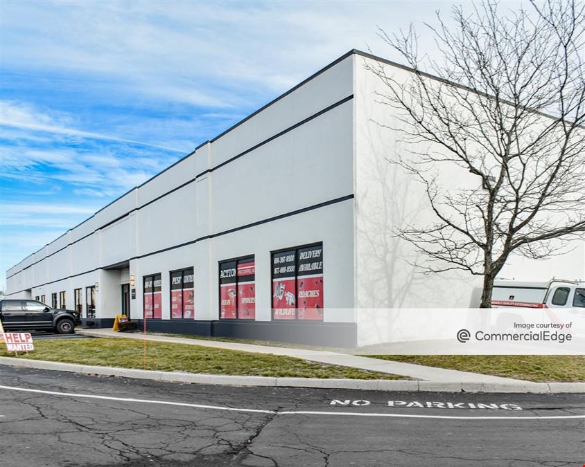 Crossroads Commerce Center