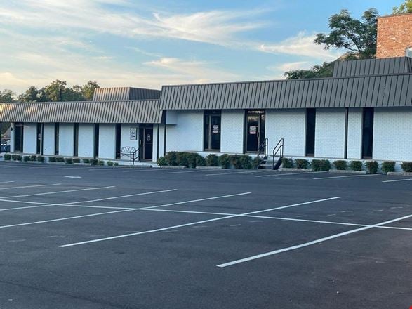 Preview of Retail space for Rent at 210 Dahlonega Street