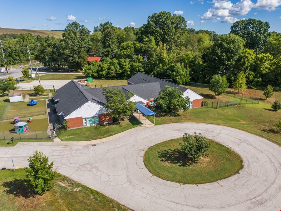 Daycare/Commercial Building Riverport Drive