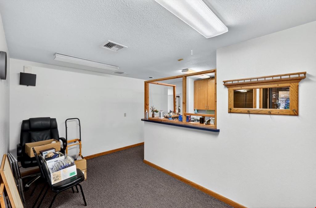 950 W. Ironwood Dr. #3
