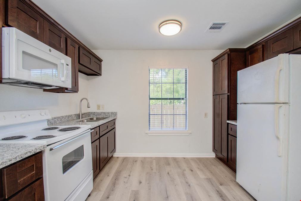 1051 W Little York Rd, Houston, TX 77091