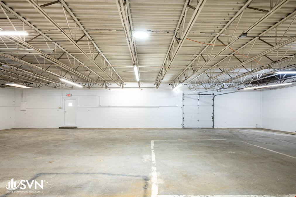 5320 SF Warehouse For Lease