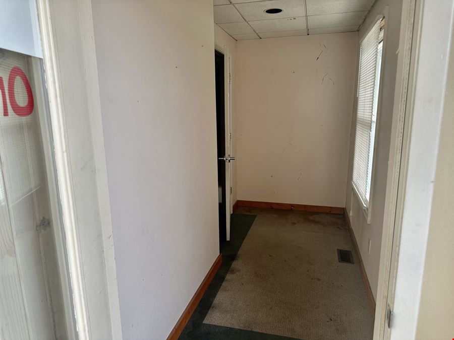 Retail/Office - 202 S Eldorado, Unit C2