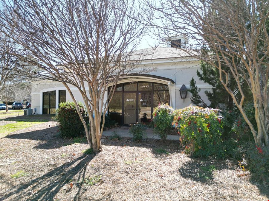 601 Crescent Blvd