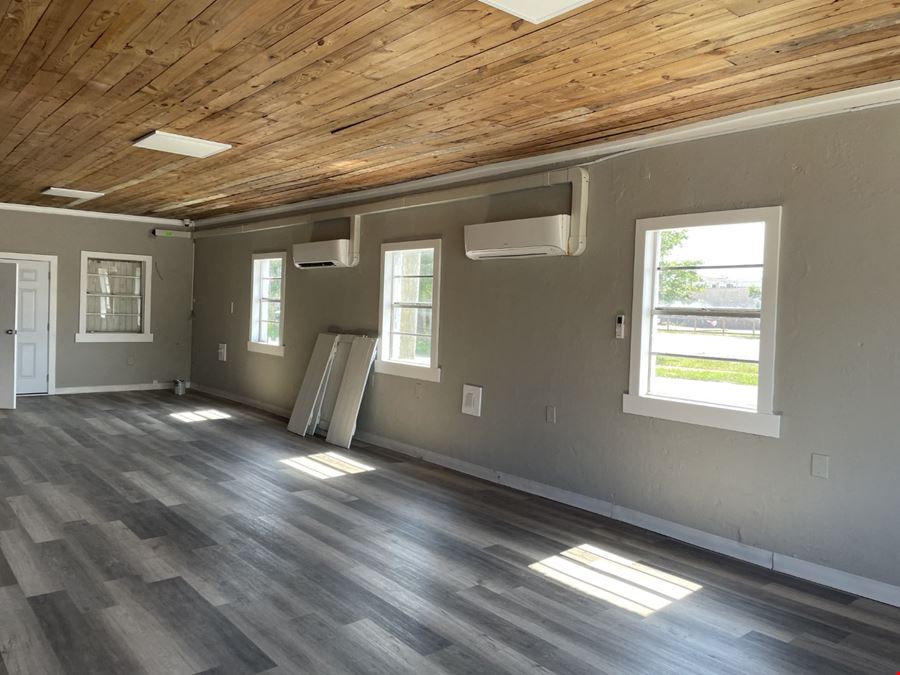 4113 Barrancas Ave | High-Visibility