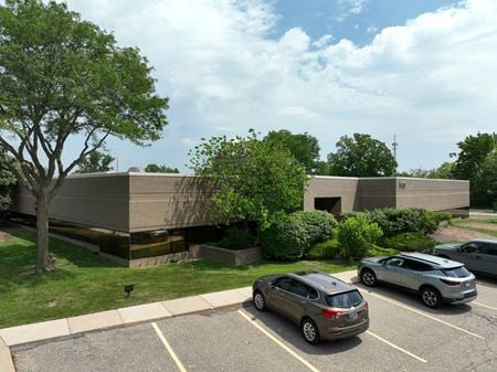 Preview of Office space for Rent at 560-580 Kirts Blvd