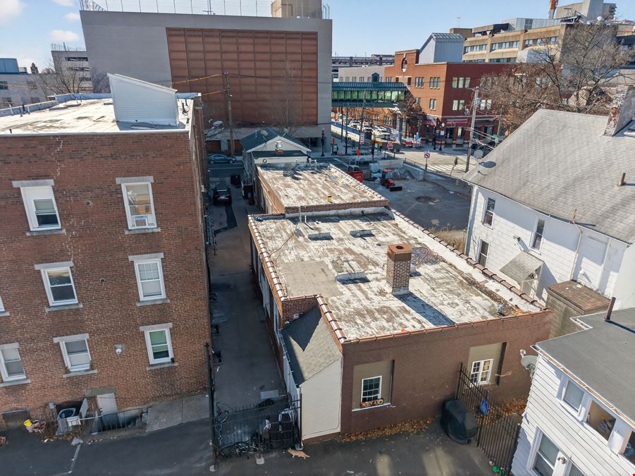 1379 Chapel Street