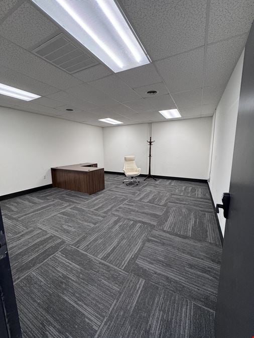 600 NW 23rd St - Uptown 23rd St Office Suites