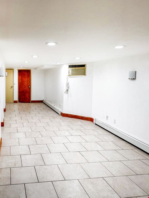600 SF | 64 7th Avenue | Vanilla Box Office Space with Private Entrance for Lease
