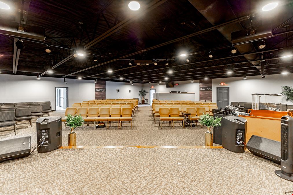 Church or Office/Retail Building on Brainerd Rd ± 8,816 SF