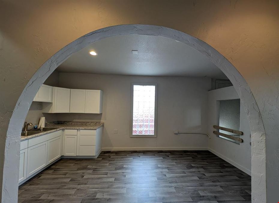 154 E Elm