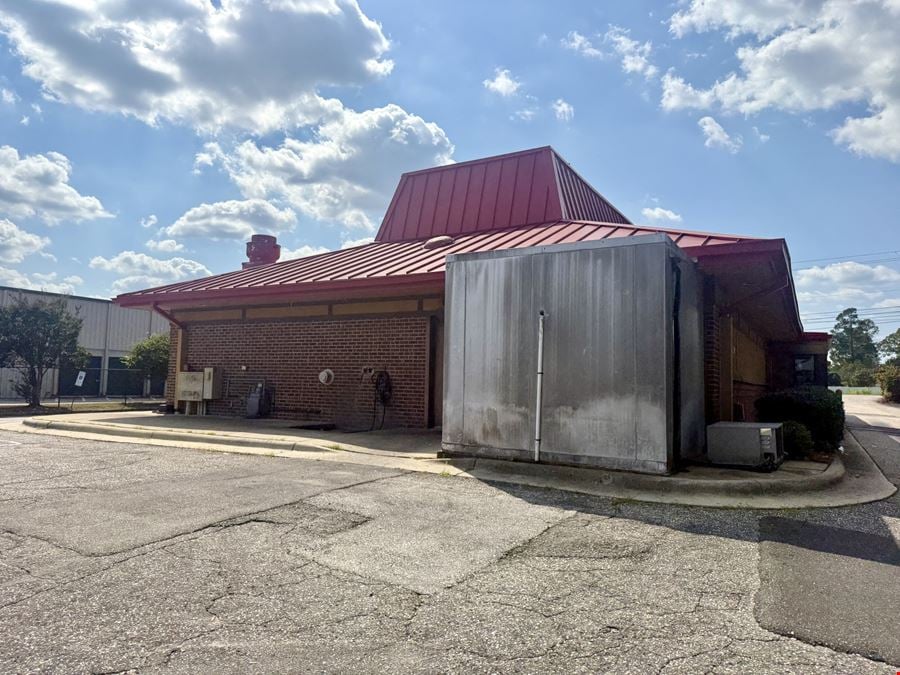 4,062 SF Restaurant Building on 1.05 Acres