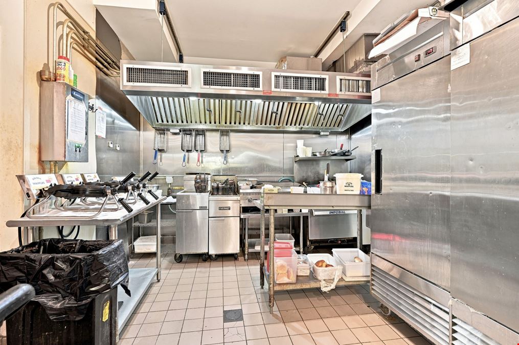 500 S 52nd St