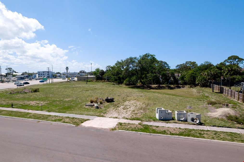 7972 N Tamiami Trl