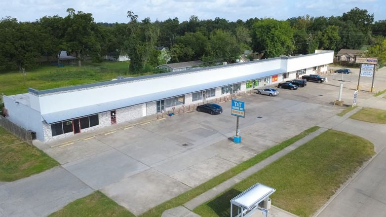 Preview of Retail space for Rent at 7013 N Shepherd Dr