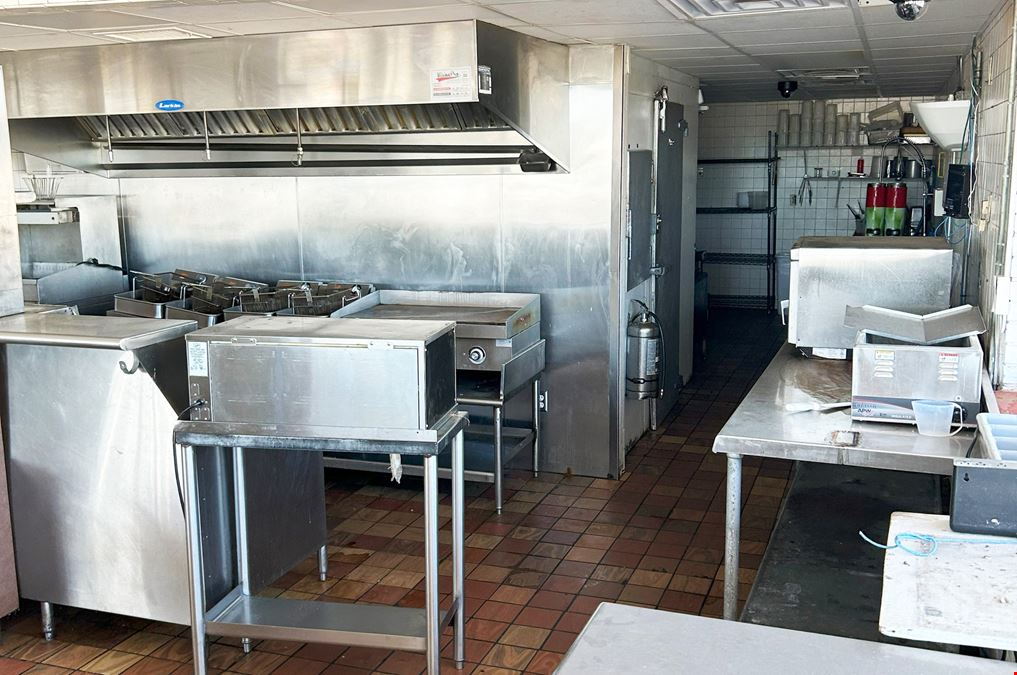 609  W Broadway St, Fritch TX