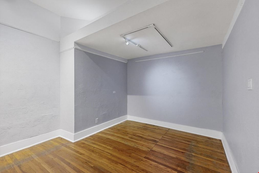 606 Broadway Blvd SE