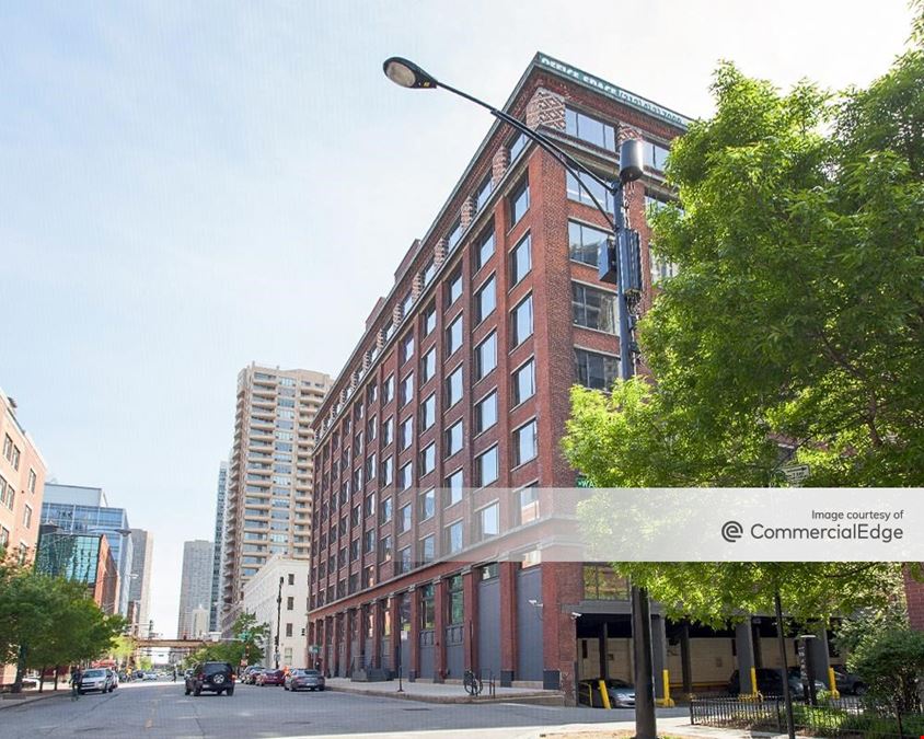 600 West Fulton Street