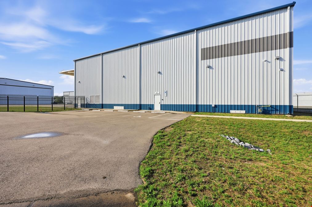 Hangar 30