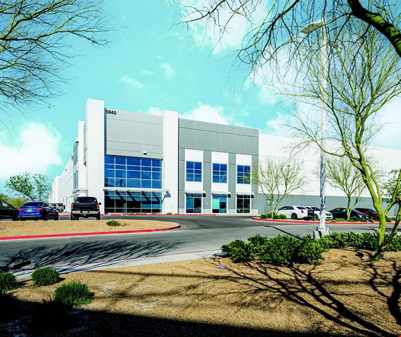 Move-In Ready! ±95K SF office/warehouse - 32' clear height