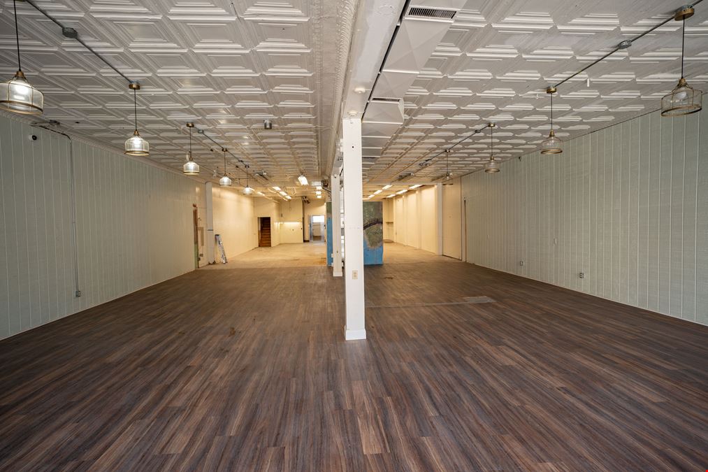 1003 Main St