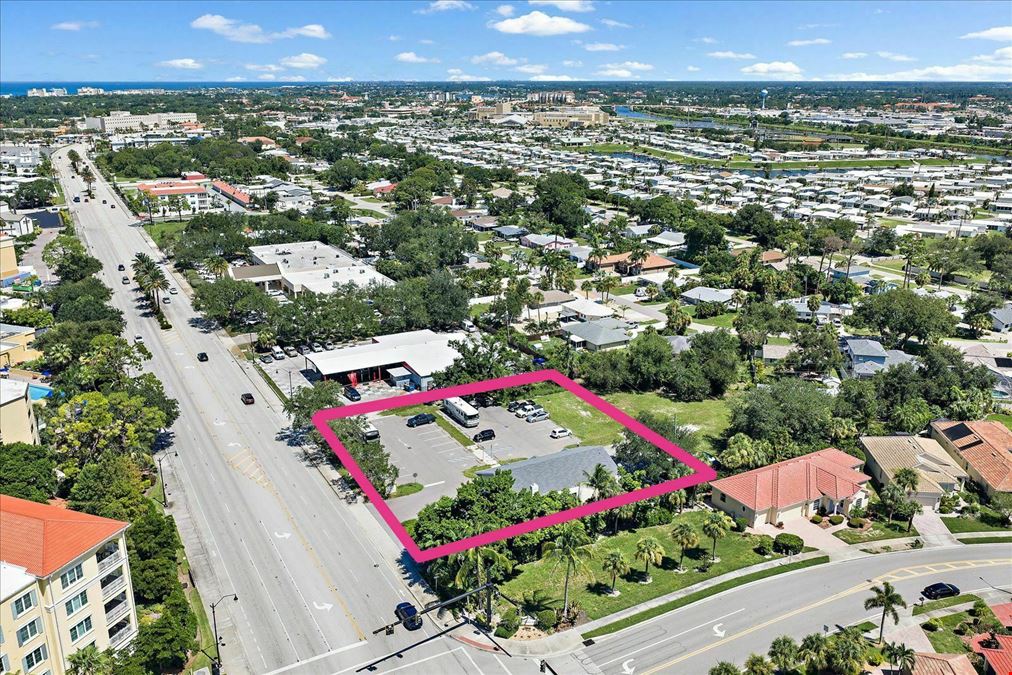 925 Tamiami Trl S