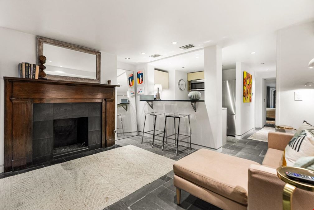 112 W Gaston St