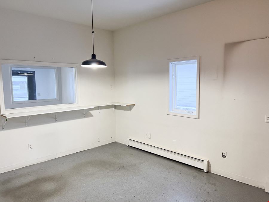 390 N Main St