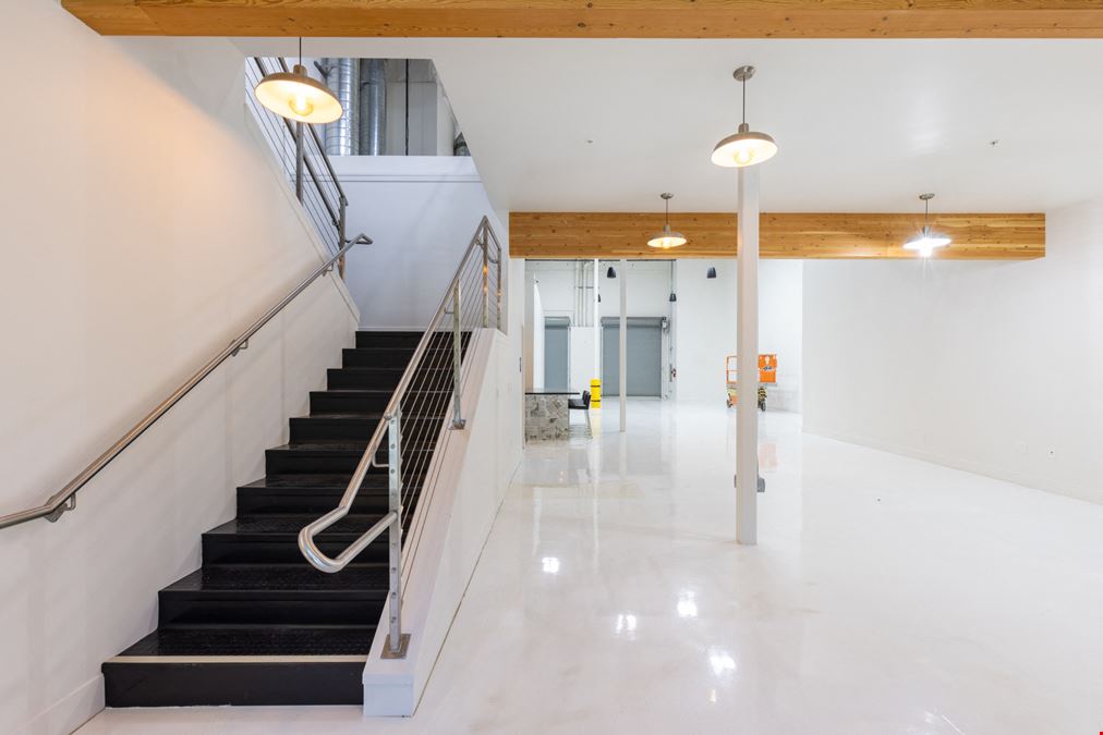 Modern, Class A Commercial Condo