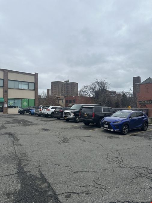1760 EASTERN PARKWAY
