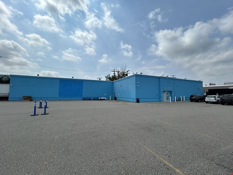 Detroit - Freestanding Retail/Industrial Building