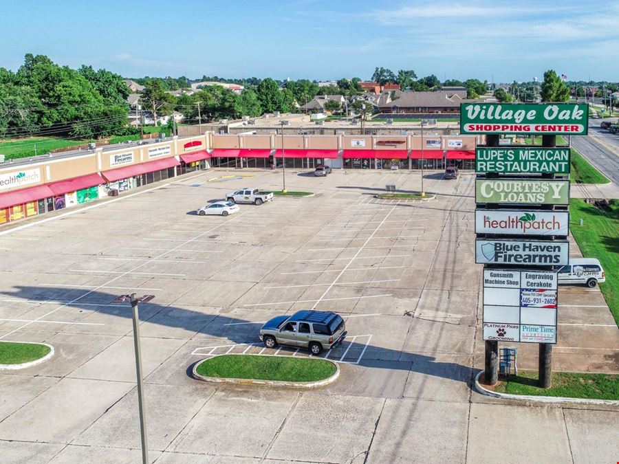 Village Oaks Shopping Center