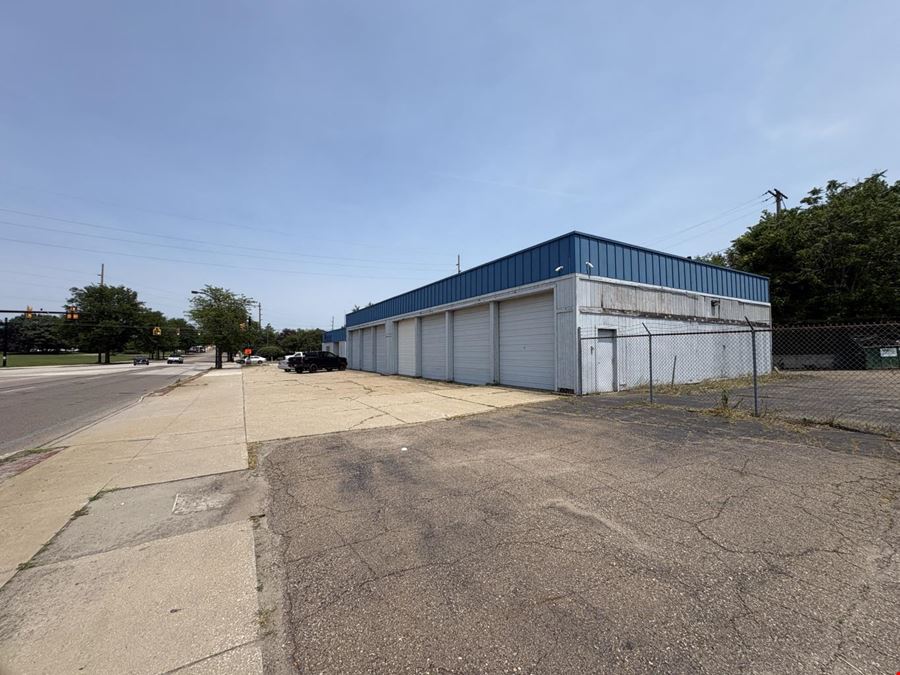 1325 S Main St