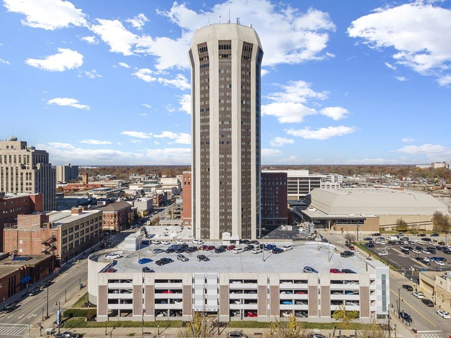 31-Story, Full-Service Downtown Hotel